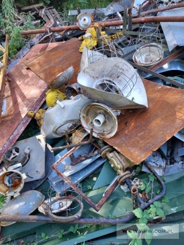 Złom żelaza i stali (w tym elementy z demontażu budynków, blachy, kraty, rury itp.) (kod odpadu 17 04 05) 